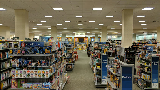 Book Store «Barnes & Noble», reviews and photos, 7200 Harrison Ste 5 #5, Rockford, IL 61112, USA