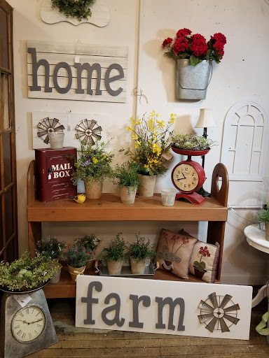 Antique Store «A Corner Cottage», reviews and photos, 895 Conner St, Noblesville, IN 46060, USA