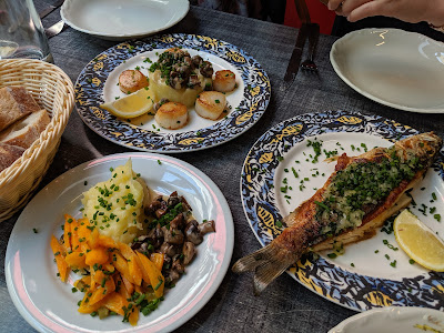 CHEZ ANTONIN - Écailler aux Halles de Lyon Paul Bocuse à Lyon