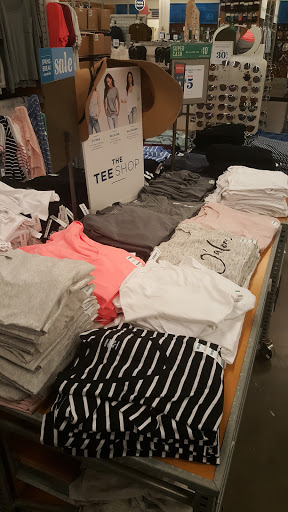 Outlet Mall «Tanger Outlet Westbrook», reviews and photos, 314 Flat Rock Pl, Westbrook, CT 06498, USA