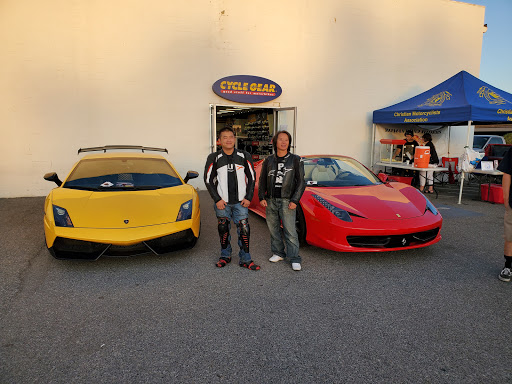 Motorcycle Parts Store «Cycle Gear», reviews and photos, 4455 N Blackstone Ave, Fresno, CA 93726, USA