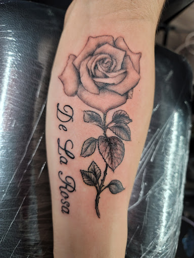 Tattoo Shop «Bloodline Tattoos», reviews and photos, 3304 Auburn St, Houston, TX 77017, USA