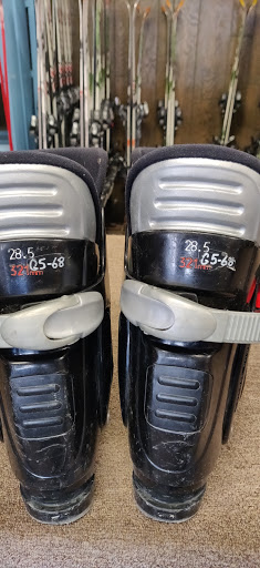 Sporting Goods Store «Pocono Ski Rentals, Inc.», reviews and photos, 1832 Sullivan Trail, Tannersville, PA 18372, USA