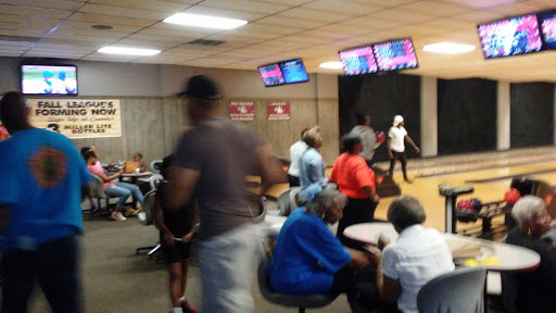 Bowling Alley «Striker Lanes Inc», reviews and photos, 6728 16th St, Berwyn, IL 60402, USA