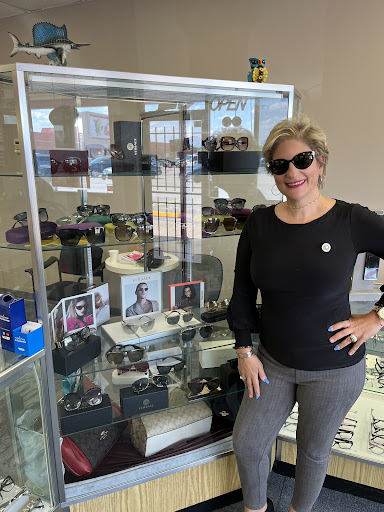 Optician «Eyeglass Shop», reviews and photos, 2323 Wirt Rd # D, Houston, TX 77055, USA