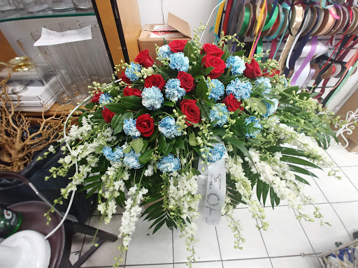 Florist «Plump Chicago Flower Shop», reviews and photos, 411 E Oakwood Blvd, Chicago, IL 60653, USA