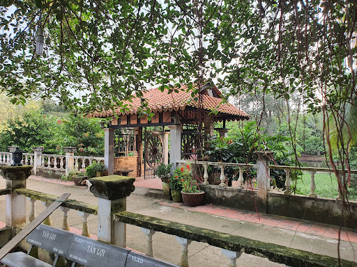 Khu lưu niệm Nguyễn Trung Gia Tộc