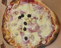 Plats et boissons du Pizzas à emporter La pizz'à Lou à Trégunc - n°4