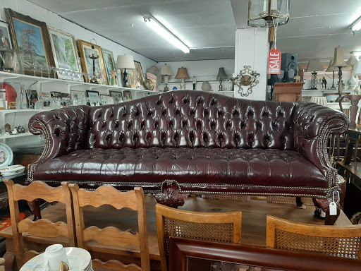 Waldans Antiques & Vintage Furniture Consignment and sales