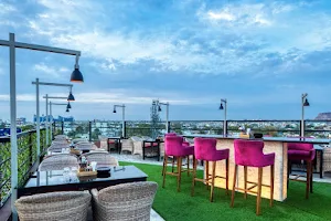 Midnight Vegas Lounge, Disc and Rooftop Restaurant image