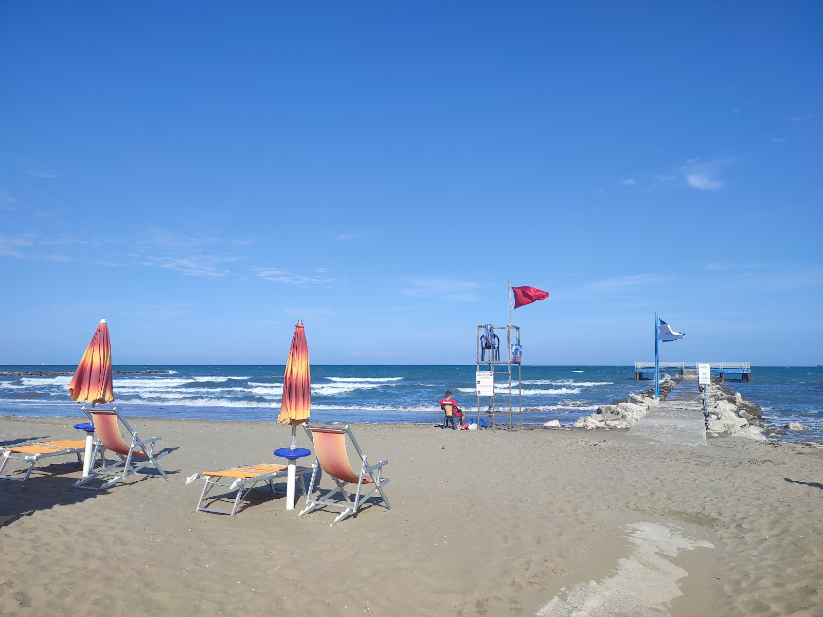 Foto de Murazzi Spiaggia Libera con recta y larga