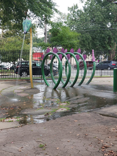 Park «Admiral Park», reviews and photos, 42-25 Little Neck Pkwy, Little Neck, NY 11363, USA