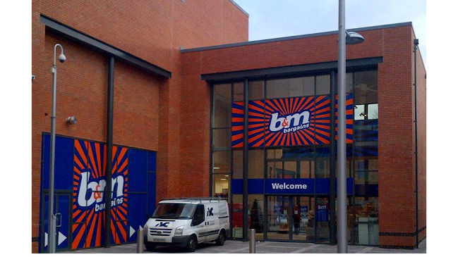 B&M Store