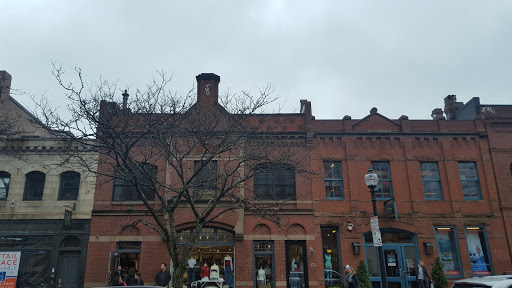 Clothing Store «Patagonia Boston», reviews and photos, 346 Newbury St, Boston, MA 02115, USA