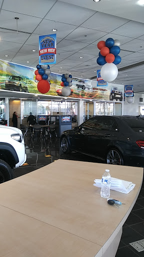 Toyota Dealer «DCH Toyota of Oxnard», reviews and photos, 1631 Auto Center Dr, Oxnard, CA 93036, USA