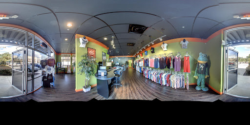 Custom T-shirt Store «Big Frog Custom T-Shirts of Valrico - Brandon», reviews and photos, 3478 Lithia Pinecrest Rd, Valrico, FL 33596, USA