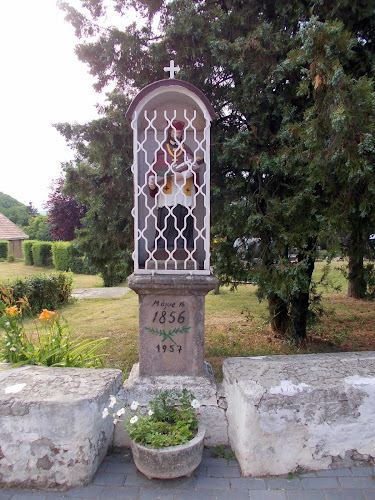 Nepomuki Szent János szobra - Nógrád - Kertészkedő