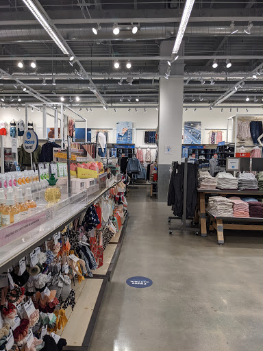 Shopping Mall «DC USA», reviews and photos, 3100 14th St NW, Washington, DC 20010, USA