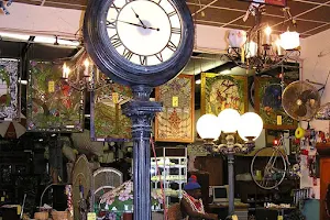 Little Red's Antiques image
