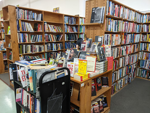 Book Store «Half Price Books», reviews and photos, 2036 Shattuck Ave, Berkeley, CA 94704, USA