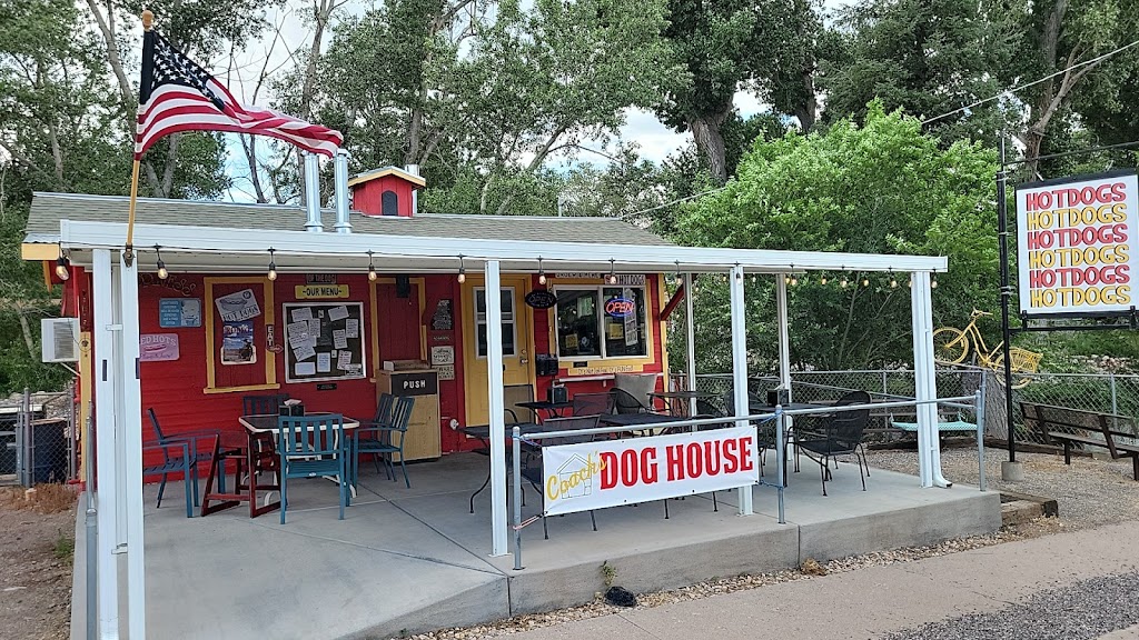 Coach's Dog House 84750