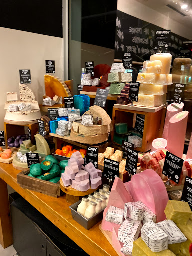 Cosmetics Store «LUSH Fresh handmade cosmetics», reviews and photos, 605 Lincoln Rd B, Miami Beach, FL 33139, USA