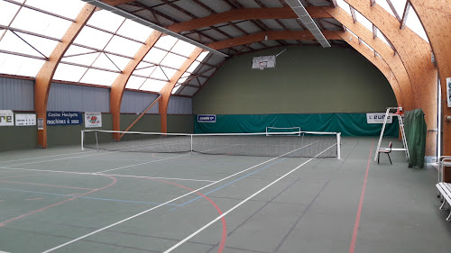 Court de tennis intérieur à Saint-Sébastien-de-Morsent