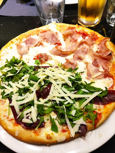 Pizza club in Vimercate, Provincia di Monza e della Brianza