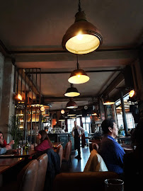 Atmosphère du Restaurant L' Industrie Café à Paris - n°16