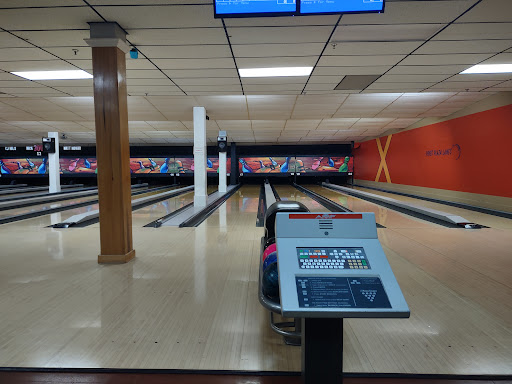 Bowling Alley «Pines Plaza Bowling Lanes», reviews and photos, 1130 Perry Hwy, Pittsburgh, PA 15237, USA
