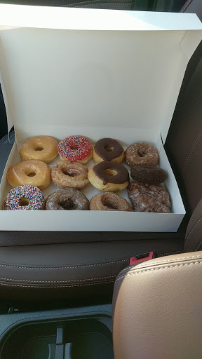 Donut Shop «Good Things Donuts», reviews and photos, 625 Eglin Pkwy NE, Fort Walton Beach, FL 32547, USA