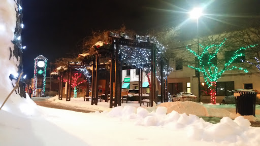 Ice Cream Shop «Sanders Chocolate & Ice Cream Shoppes - Wyandotte», reviews and photos, 3042 Biddle Ave, Wyandotte, MI 48192, USA