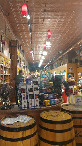 Liquor Store «Warehouse Liquors», reviews and photos, 634 S Wabash Ave, Chicago, IL 60605, USA