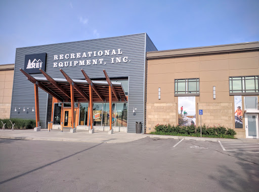 Camping Store «REI», reviews and photos, 6281 W 135th St, Overland Park, KS 66223, USA