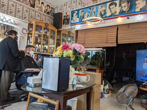 Barber Shop «Sanchez Barber Shop», reviews and photos, 907 W Irving Park Rd, Chicago, IL 60613, USA