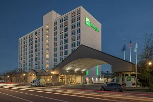 Holiday Inn Portland-by the Bay image