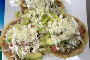 El Compa Tacos image