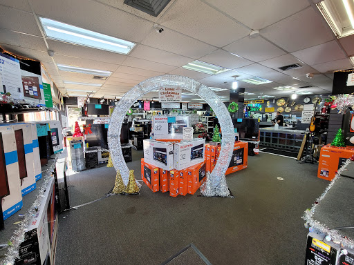 Pawn Shop «Able Pawn Shop», reviews and photos, 1532 Belvidere St, Waukegan, IL 60085, USA