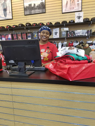 Shopping Mall «Southland Terrace Shopping Center», reviews and photos, 3971 7th Street Rd, Louisville, KY 40216, USA