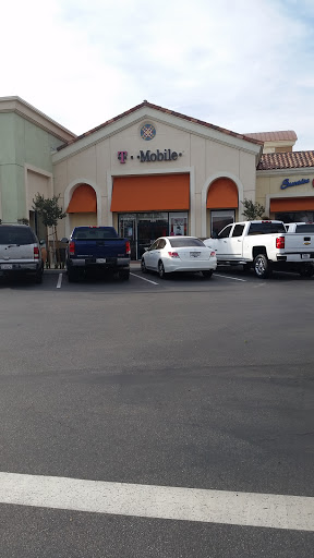 Cell Phone Store «T-Mobile», reviews and photos, 12435 Limonite Ave Suite 550, Mira Loma, CA 91752, USA