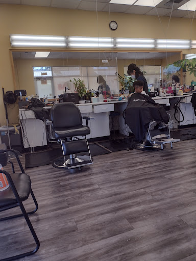 Barber Shop «Superfades Family Barber», reviews and photos, 5815 Lacey Blvd SE, Lacey, WA 98503, USA