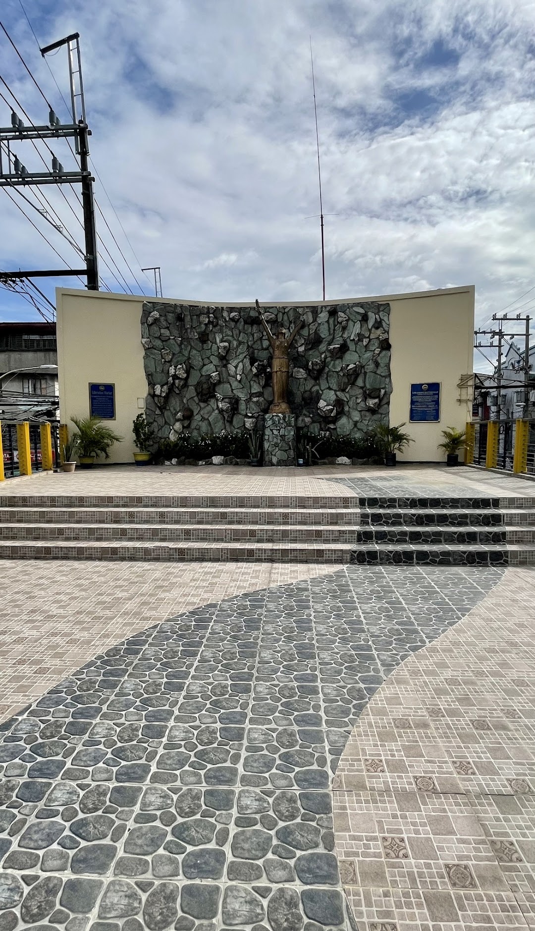 Liwasang Katubusan (WWII Liberation Plaza)