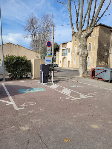 Borne de recharge de véhicules électriques RÉVÉO Charging Station Salles-d'Aude