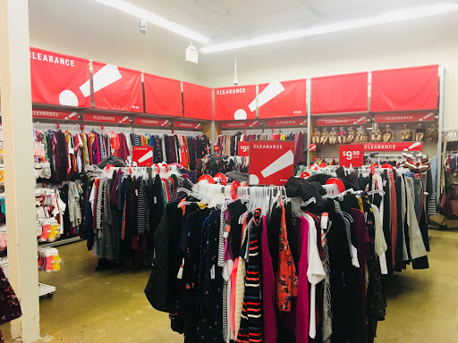 Clothing Store «Old Navy», reviews and photos, 4502 S Steele St, Tacoma, WA 98409, USA