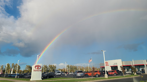 Car Dealer «Yuba City Toyota», reviews and photos, 955 Harter Pkwy, Yuba City, CA 95993, USA