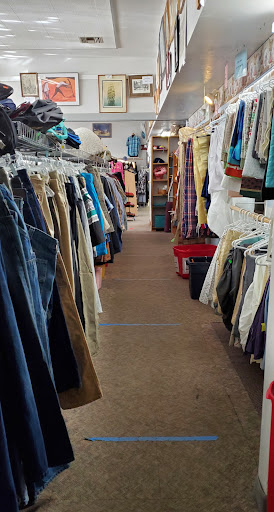 Thrift Store «Nifty Thrifty Thrift Store», reviews and photos, 826 W Railroad Ave, Shelton, WA 98584, USA