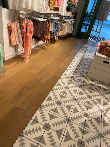 Clothing Store «AEO & Aerie Store», reviews and photos, 825 Dulaney Valley Rd #116, Towson, MD 21204, USA