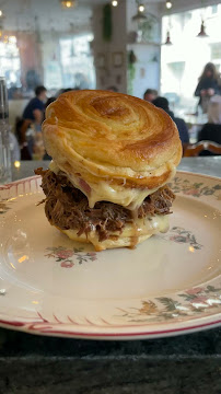 Porc effiloché du Restaurant français Aupa Caminito - Burger croissant 🥐🍔 à Paris - n°2
