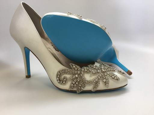 Shoe Store «Signature Shoes», reviews and photos, 271 Westwood Ave, Westwood, NJ 07675, USA