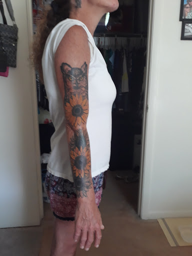 Tattoo Shop «The Divine Canvas Tattoos, Photography and Fine Art», reviews and photos, 1921 E Colonial Dr, Orlando, FL 32803, USA